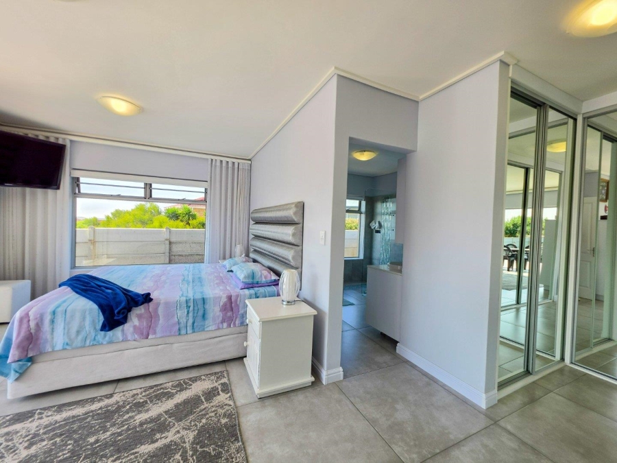 3 Bedroom Property for Sale in Stilbaai Wes Western Cape